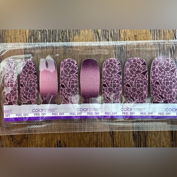 Color Street Rule of Plum - Picture 2 of 3